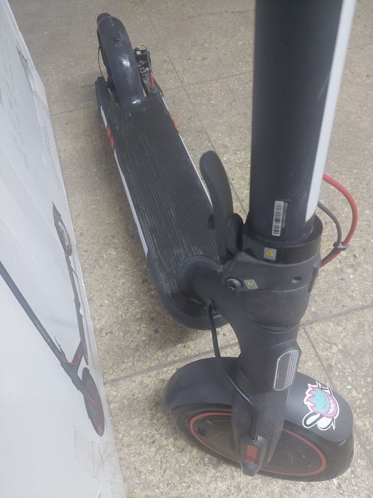 Електросамокат Xiaomi Electric Scooter Pro 4