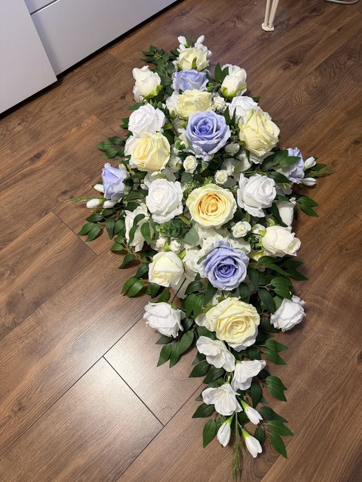 Композиції з штучних квітів на могилу/ квіти на труну/кладовище/цвинар