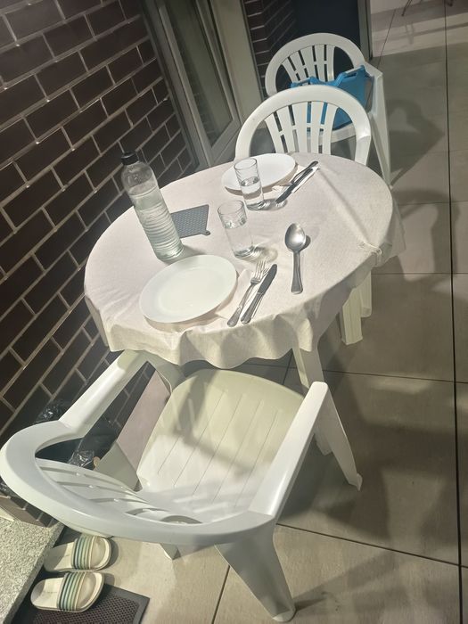 Mesa com 4 cadeiras