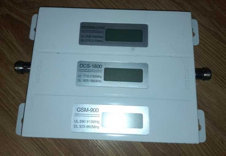 GSM-UMTS repeater na trzy pasma