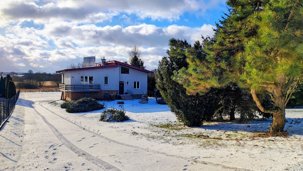 Dom z 2 garażami w bryle budynku - od właściciela