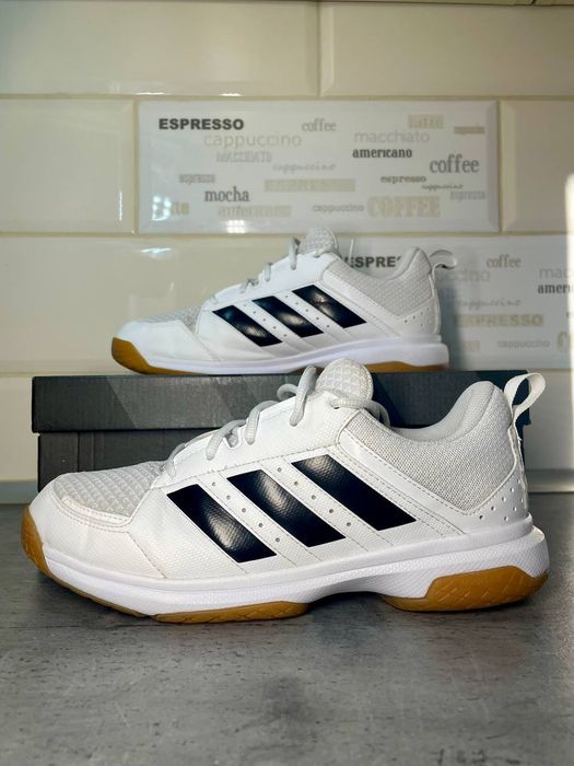 Волейбольні кросівки Adidas Ligra 7 M