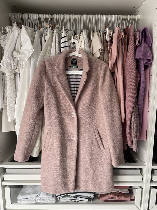 Jasno różowy / pudrowy płaszcz oversize reserved wełniany wełna 36