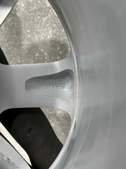 Диски Nissan ОРИГИНАЛ 6/114,3 R17 7J ET30 Dia 66.1