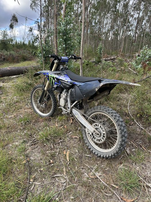 Yamaha yz 125 Carregada de Material
