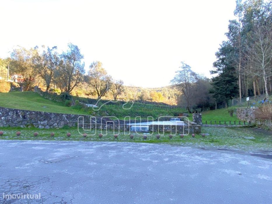 Terreno em Portela Susã