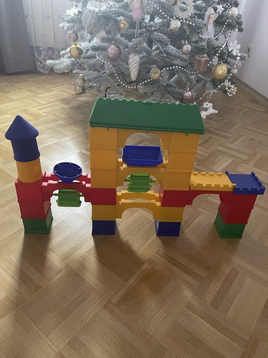 Конструктор великий цікавий