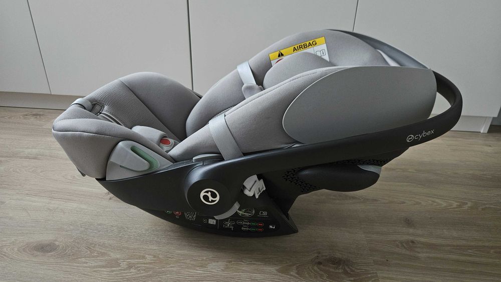 Fotelik Cloud G i-size + baza - Base G (isofix) + pokrowiec GRATIS