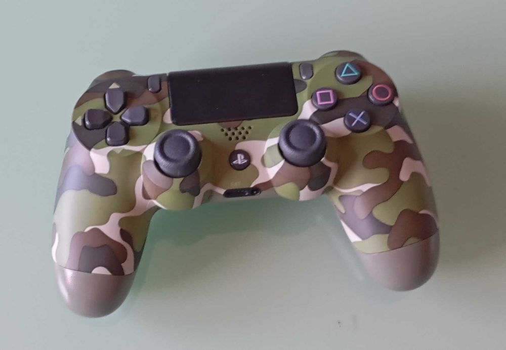 PlayStation PRO 1TB + Controller64752417014785123