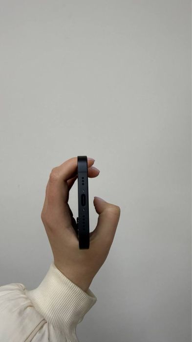 iPhone 16e 128GB Black 100%