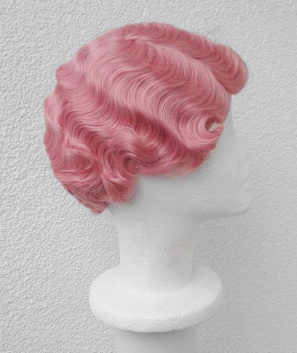 Krótka różowa falowana peruka lata 20ste 30ste cosplay wig sufrażystka