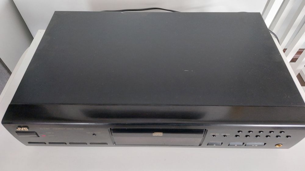 Odtwarzacz CD JVC  XL-V418
