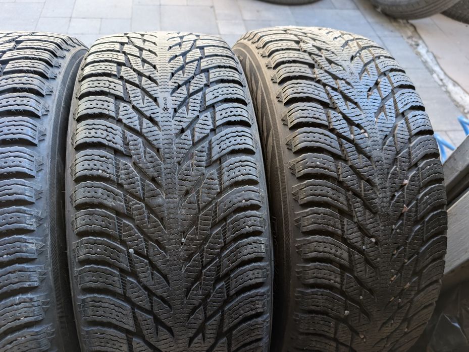 Зимняя резина 235/60 R17 Nokian