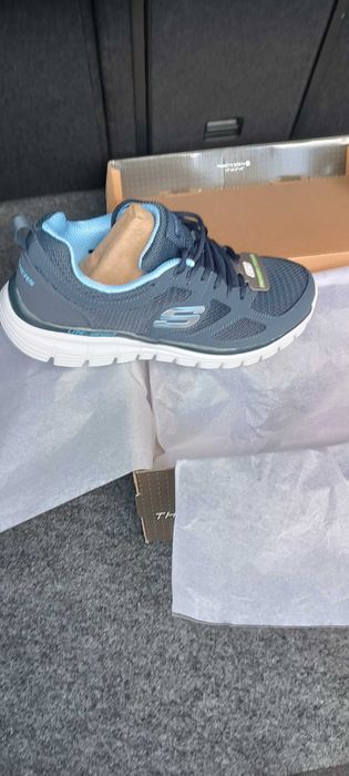 Ténis Skechers Novos