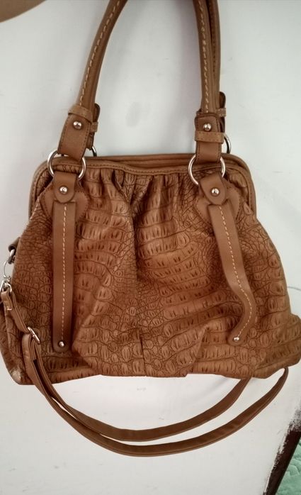 Torebka do ręki brązowa średnia pasek suwaki efekt krokodylej skóry