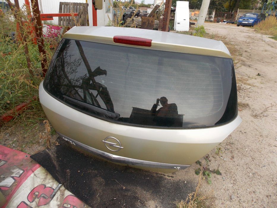 Klapa tylna Opel Astra III H hatchback 04-14 Z40H szampańskie kompletna