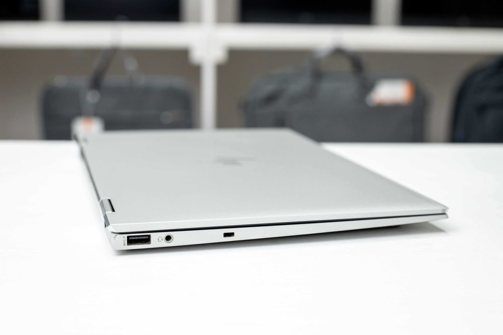 HP EliteBook X360 1040 G8 i7-1185G7 16RAM 512Gb SSD TOUCH FHD IPS 14”