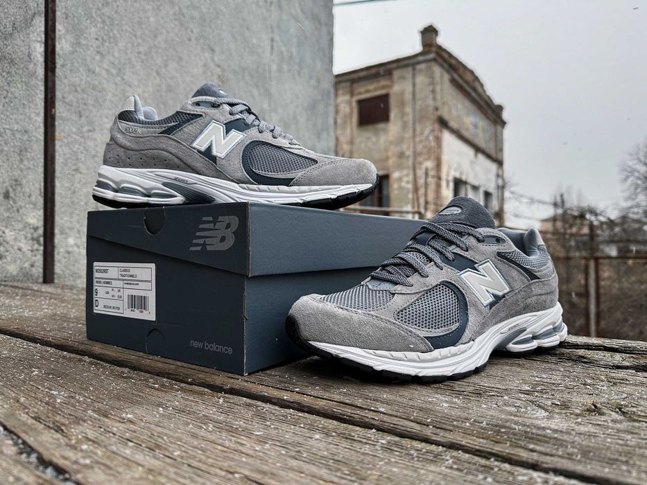 Мужские оригинальные кроссовки New Balance 2002R (2 цвета) M2002RFL