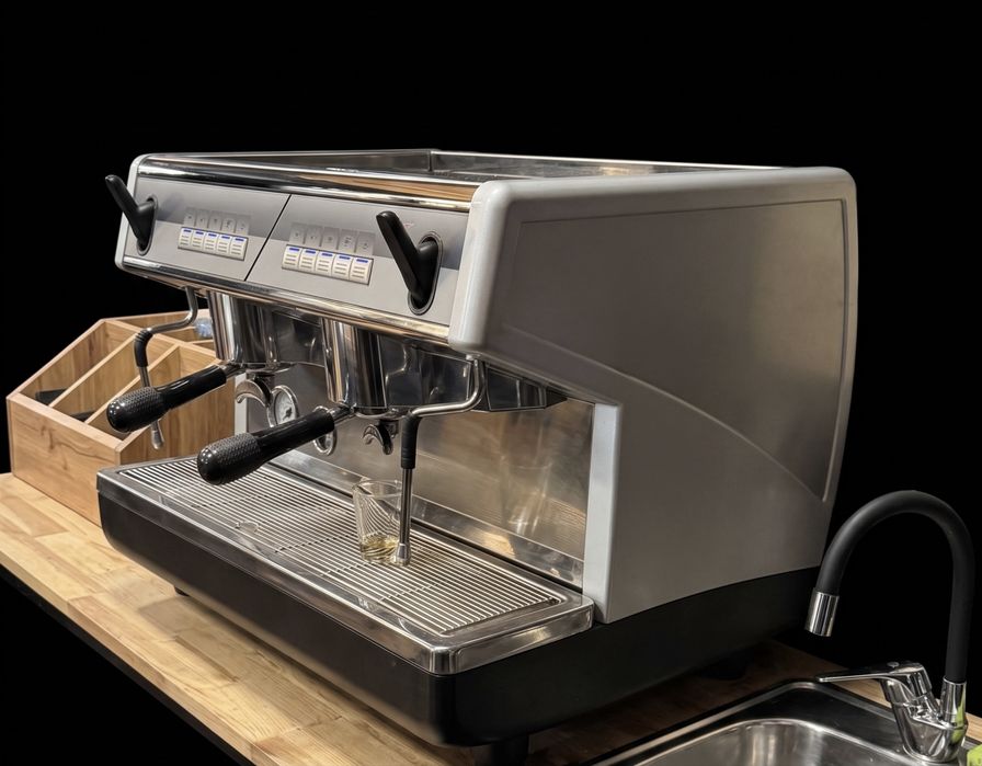 Кавова машинка кавомашинка simonelli nuova