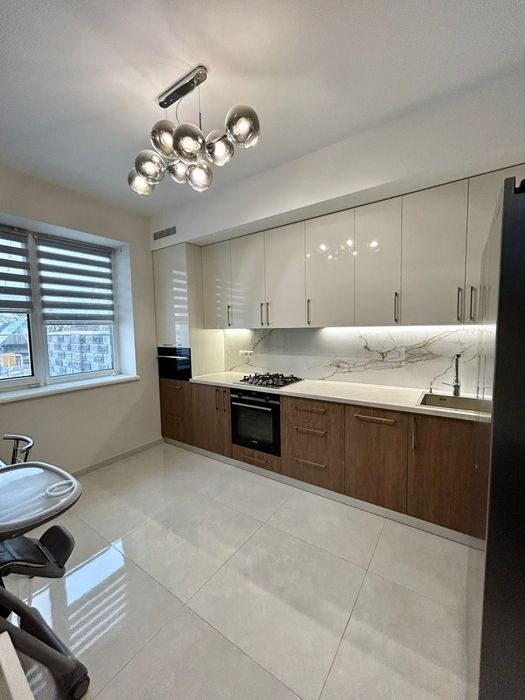 Продам котедж з ремонтом в м. Рівне, власник