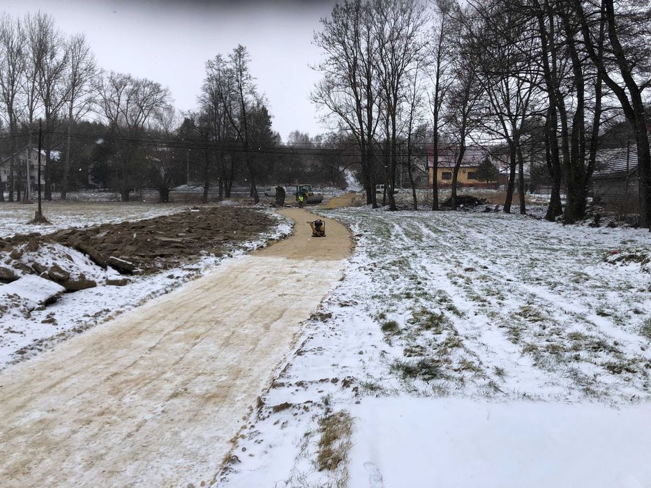 Usługi Koparką koparko-Ładowarką, Transport Wywrotką, Prace ziemne