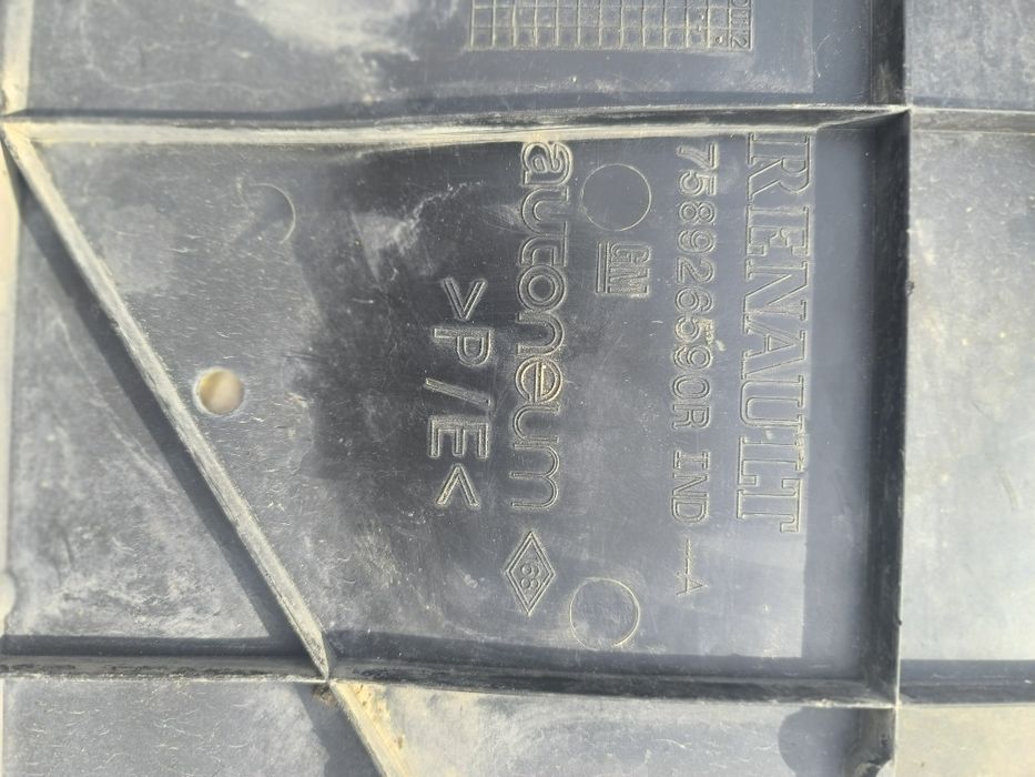 Vendo proteção motor trafic 3