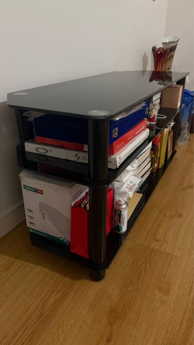 Скляний стіл-підставка для телевізора