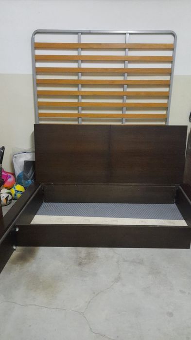 Cama casal usada