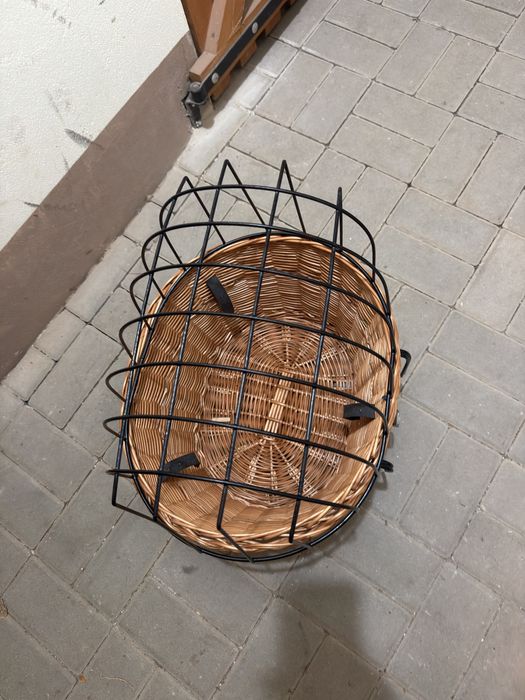 Wiklinowy kosz na rower dla psa