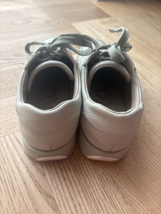 Skorzane buty oliwkowe 35 Ryłko sneakersy