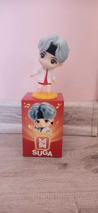 Іграшки BTS з макдональса