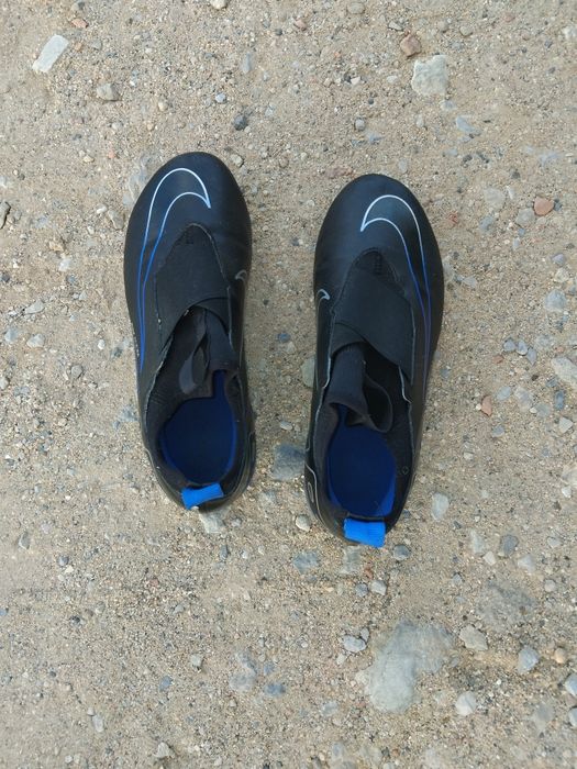 Vendo chuteiras nike, nr 38,5 em bom estado de conservação.