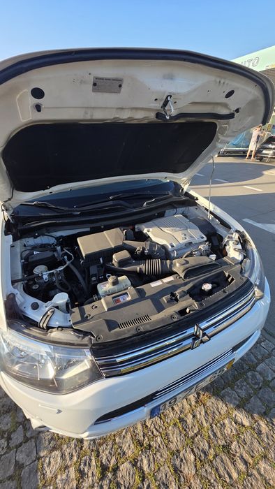 Mitsubishi outlander PHEV 2.0 híbrido plug-in  2014
