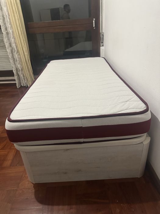 Cama solteiro com colchão