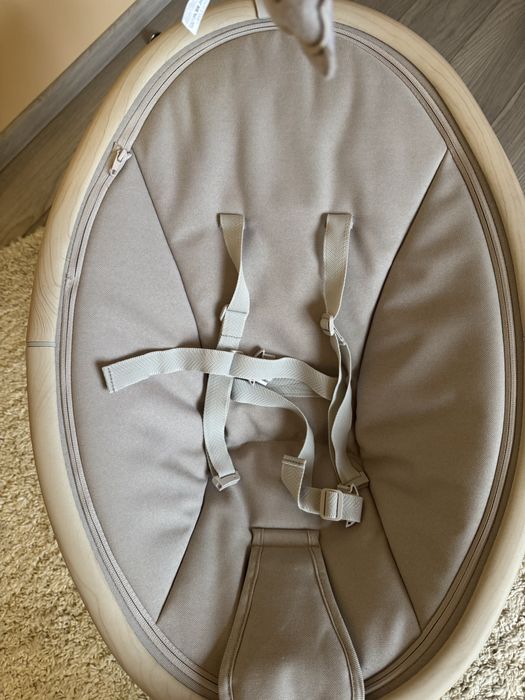 Продам заколисуючий центр Maxi Cosi Cassia