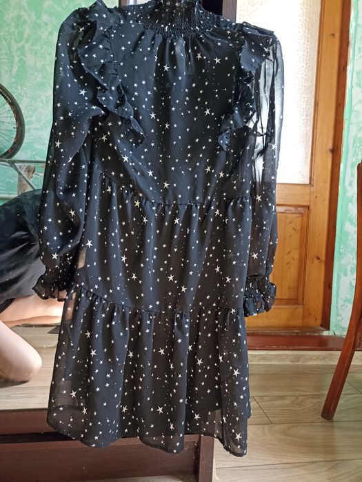 2 сукні  розмір м( 44-46)