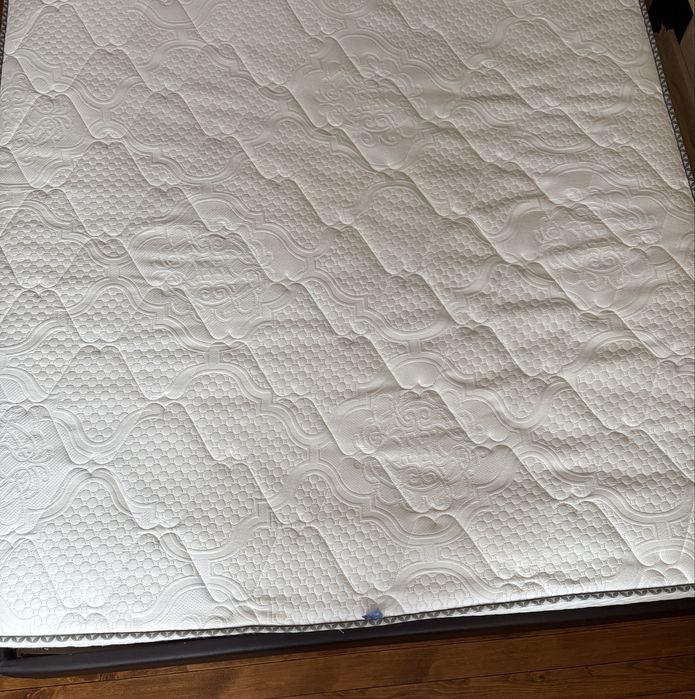 Матрац 180/200, був у використанні 2 роки