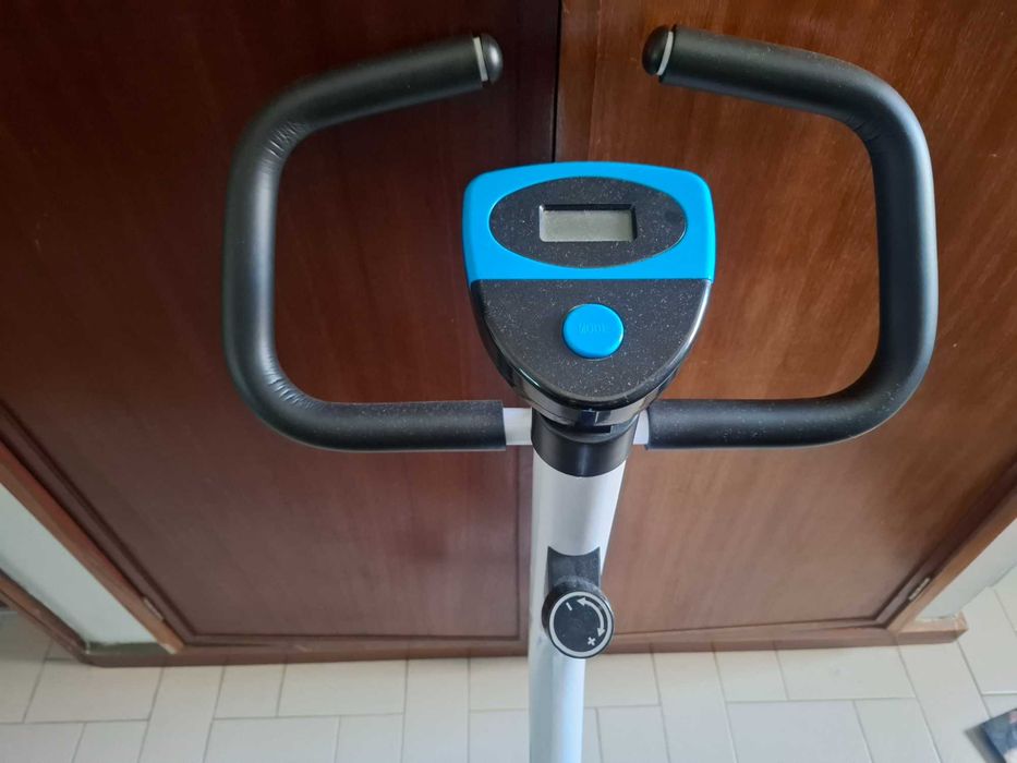 Stationary Bicycle493720624809256961