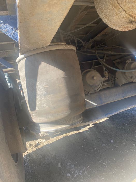 Полуприцеп контейнеровоз