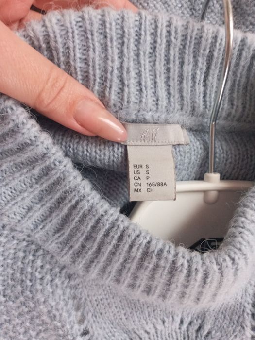 H&M niebieski sweterek z wełną I moherem z warkoczami rozmiar S