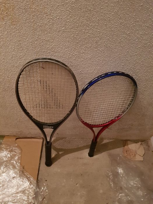 Vendo raquete com uma de oferta