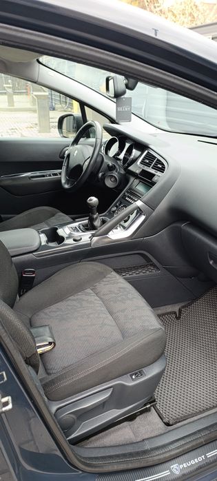 Пежо 3008 1,6 бензин