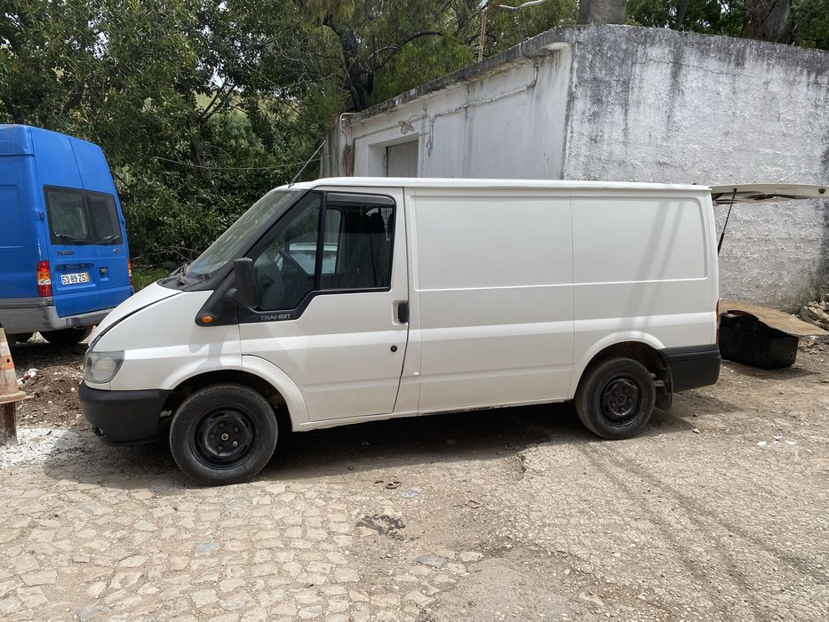 Carrinha comercial de tres lugares , ano 2001,  398567mil quilometros