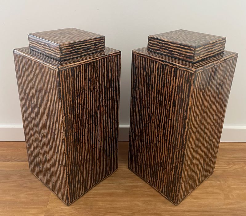 Conjunto de dois potes decorativos