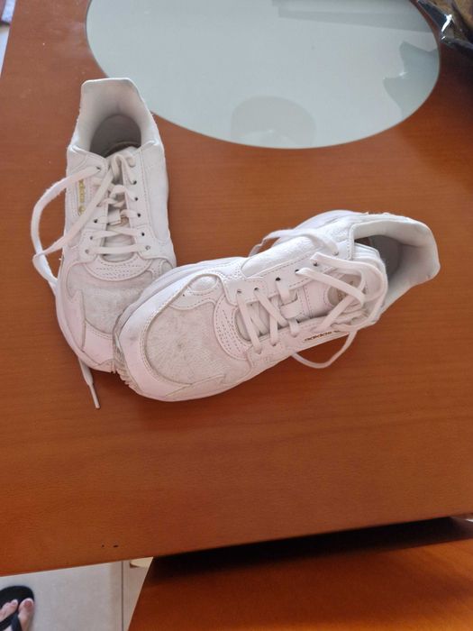 Ténis Adidas Falcon
