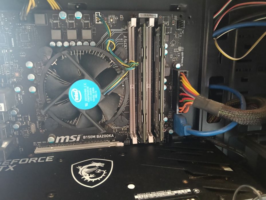 Vendo desktop sem GPU e Ram