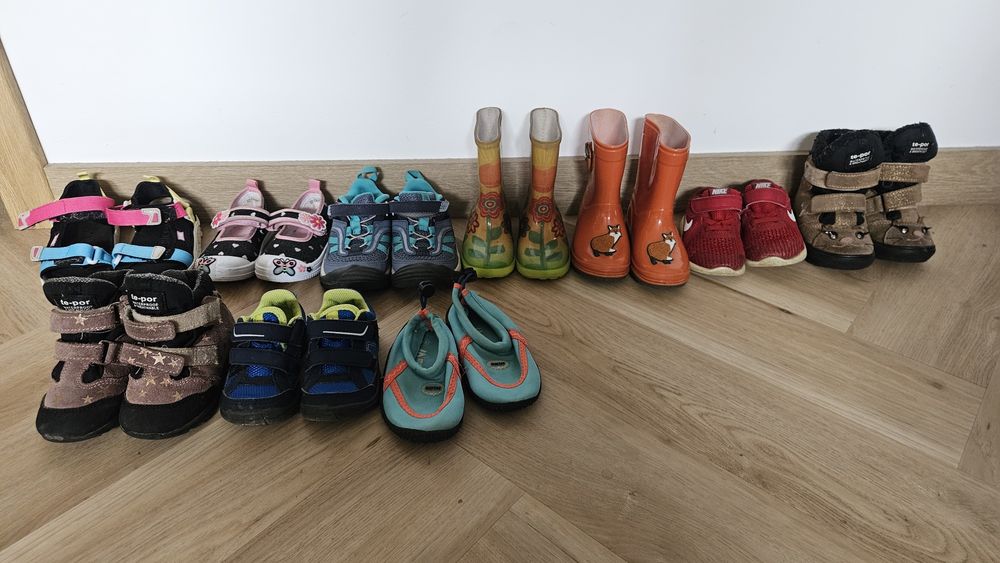 Sprzedam Buciki 21-25