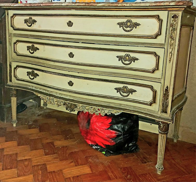 Cómoda francesa estilo Luís XIV