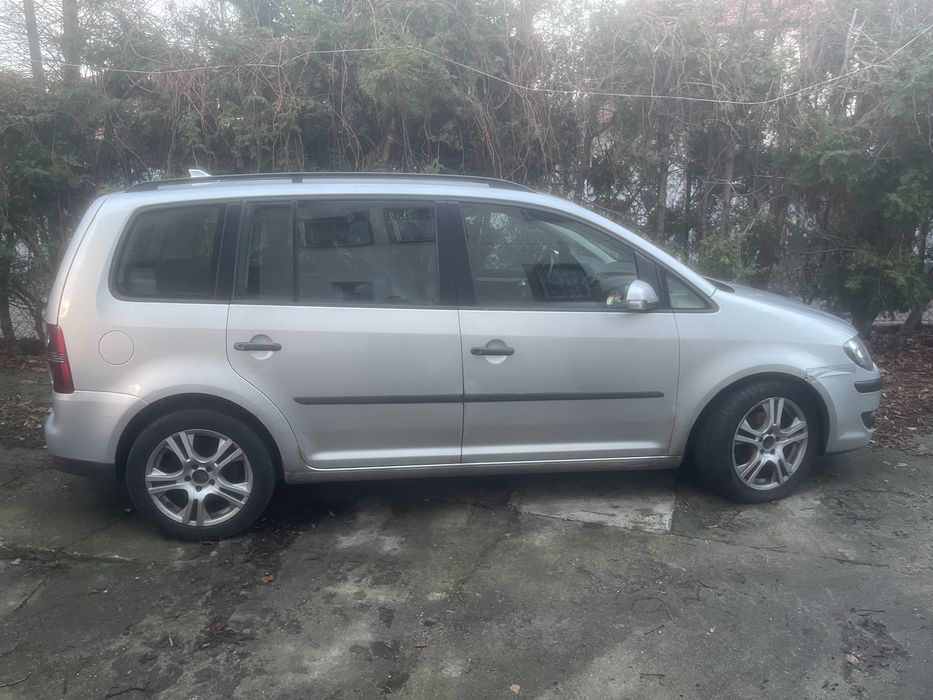 Volkswagen Touran 1,9 TDI 2007 automat 2 komplety kół alufelg..webasto