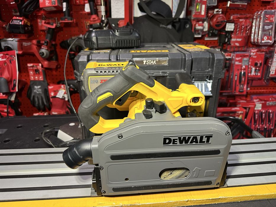 Безщіткова пила дискова занурювальна акумуляторна DeWALT DCS520